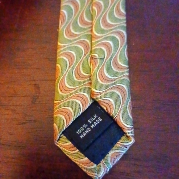 Zillioni Collection Silk Necktie - Picture 6 of 6